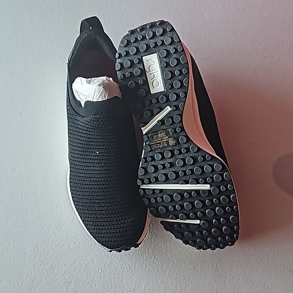 NIB Ryka Jumpstart Sneaker Slip ons in Black, Size 9 Wide - Picture 5 of 7
